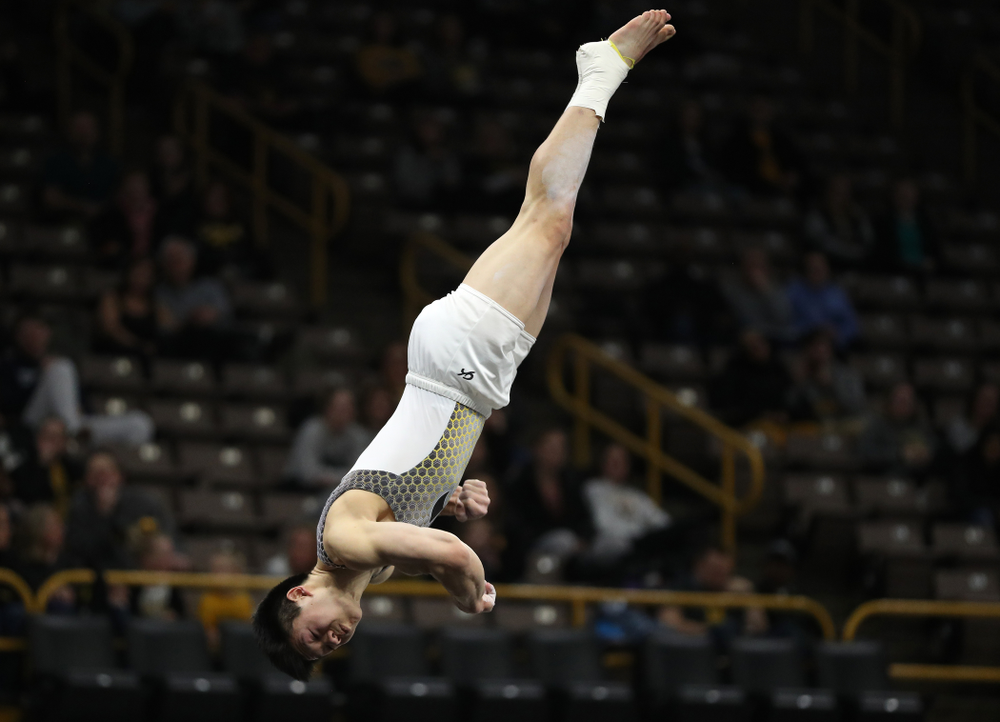 Iowa’s Bennet Huang competes on the floor against UIC and Minnesota Saturday, February 1, 2020 at Carver-Hawkeye Arena. (Brian Ray/hawkeyesports.com)