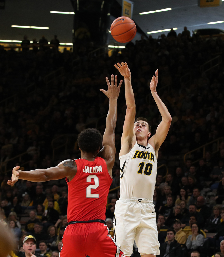 Iowa Hawkeyes guard Joe Wieskamp (10) against the Ohio State Buckeyes Saturday, January 12, 2019 at Carver-Hawkeye Arena. (Brian Ray/hawkeyesports.com)