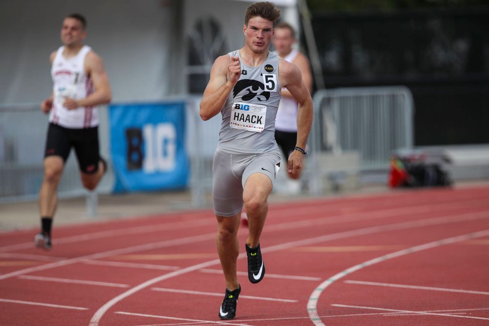 Iowa's Peyton Haack runs the men's 400-meter dash at the Big Ten Outdoor Track and Field Championships at Francis X. Cretzmeyer Track on Friday, May 10, 2019. (Lily Smith/hawkeyesports.com)