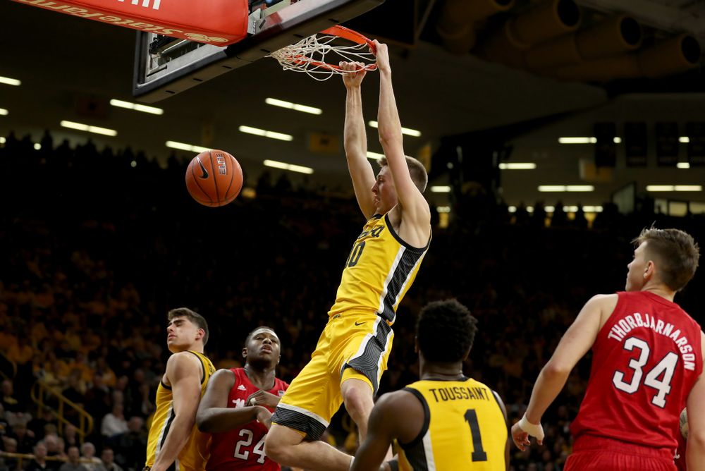 Iowa Hawkeyes guard Joe Wieskamp (10) dunks the ball against the Nebraska Cornhuskers Saturday, February 8, 2020 at Carver-Hawkeye Arena. (Brian Ray/hawkeyesports.com)