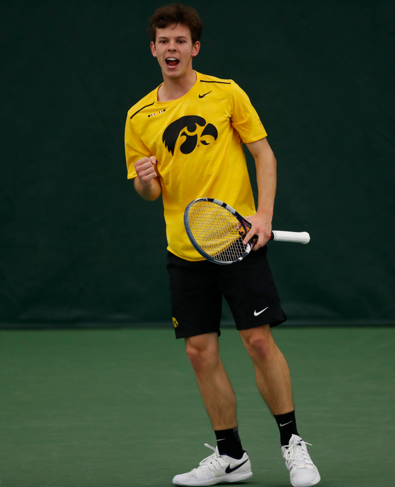 Piotr Smietana against the Illinois Fighting Illini Saturday, March 31, 2018 at Hawkeye Tennis and Recreation Center. (Brian Ray/hawkeyesports.com)