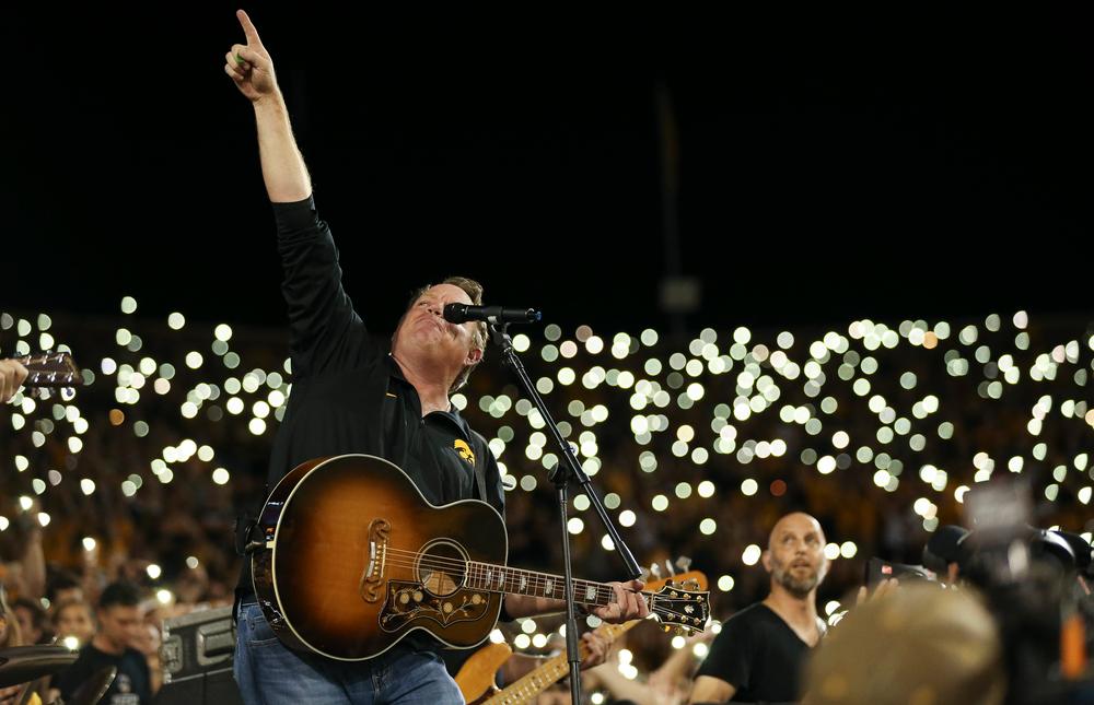 Singer Pat Green performs "Wave on Wave" at halftime during a game against Northern Iowa at Kinnick Stadium on September 15, 2018. (Tork Mason/hawkeyesports.com)
