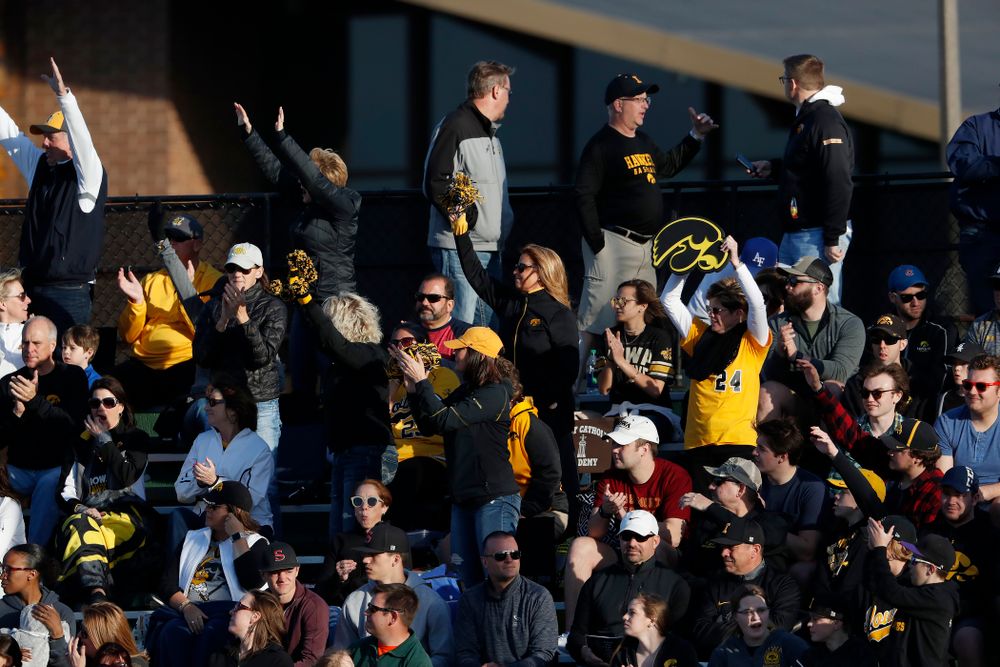 Fans of the Iowa Hawkeyes against the Michigan Wolverines Friday, April 27, 2018 at Duane Banks Field in Iowa City. (Brian Ray/hawkeyesports.com)
