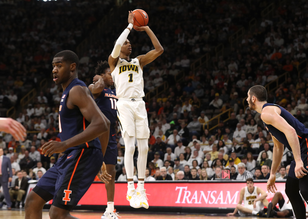 Iowa Hawkeyes guard Maishe Dailey (1) against the Illinois Fighting Illini Sunday, January 20, 2019 at Carver-Hawkeye Arena. (Brian Ray/hawkeyesports.com)