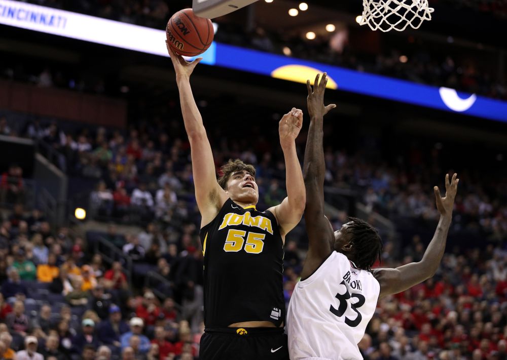 Iowa Hawkeyes forward Luka Garza (55) against the Cincinnati Bearcats in the first round of the 2019 NCAA Men's Basketball Tournament Friday, March 22, 2019 at Nationwide Arena in Columbus, Ohio. (Brian Ray/hawkeyesports.com)