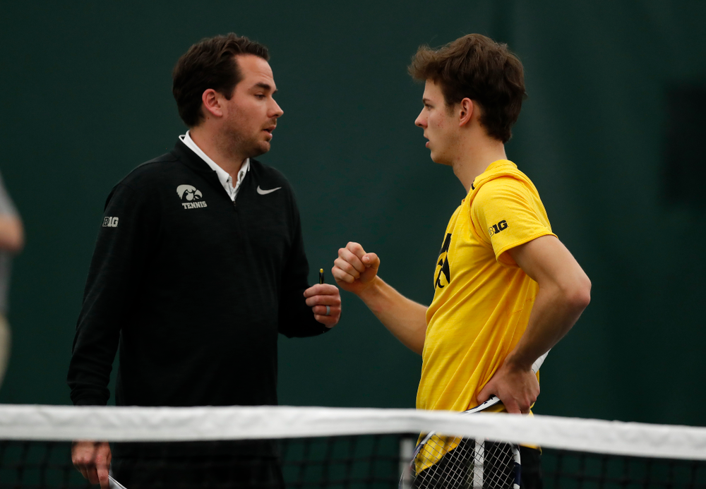 Ross Wilson and Piotr Smietana against the Illinois Fighting Illini Saturday, March 31, 2018 at Hawkeye Tennis and Recreation Center. (Brian Ray/hawkeyesports.com)