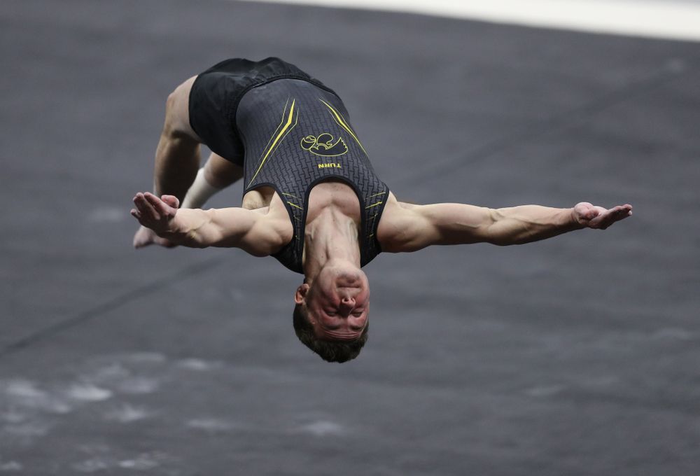 Iowa's Jake Brodarzon competes on the floor against Oklahoma Saturday, February 9, 2019 at Carver-Hawkeye Arena. (Brian Ray/hawkeyesports.com)