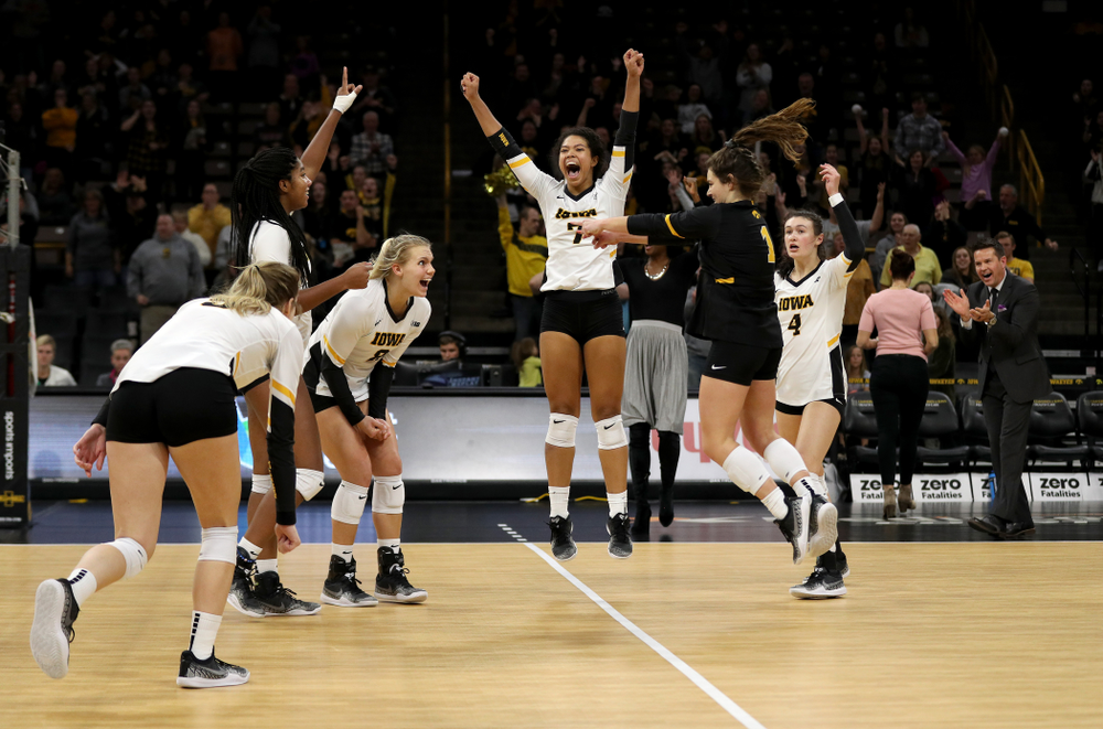 The Iowa Hawkeyes celebrate match point in the 5th game against the Ohio State Buckeyes Saturday, November 24, 2018 at Carver-Hawkeye Arena. (Brian Ray/hawkeyesports.com)