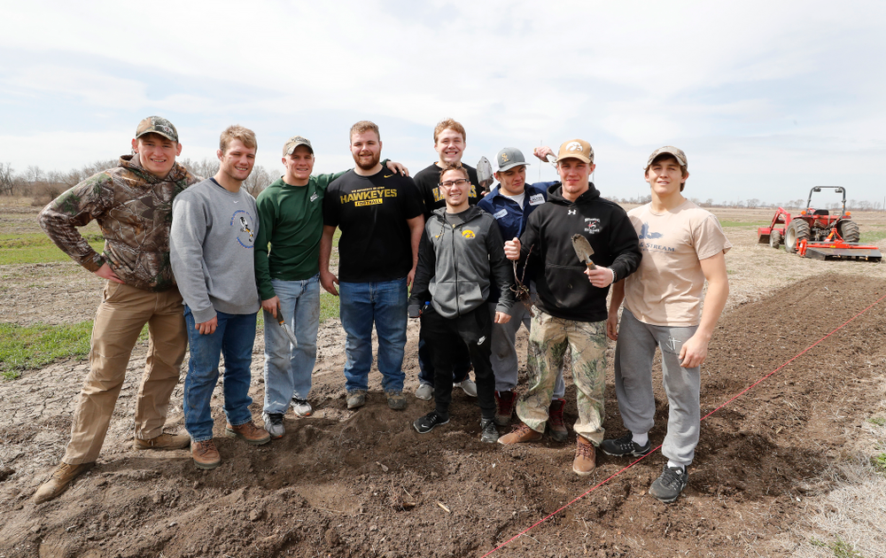Members of the Iowa Wrestling Team volunteer during the Iowa Athletics Department's annual Day of Caring Sunday, April 22, 2018. (Brian Ray/hawkeyesports.com)