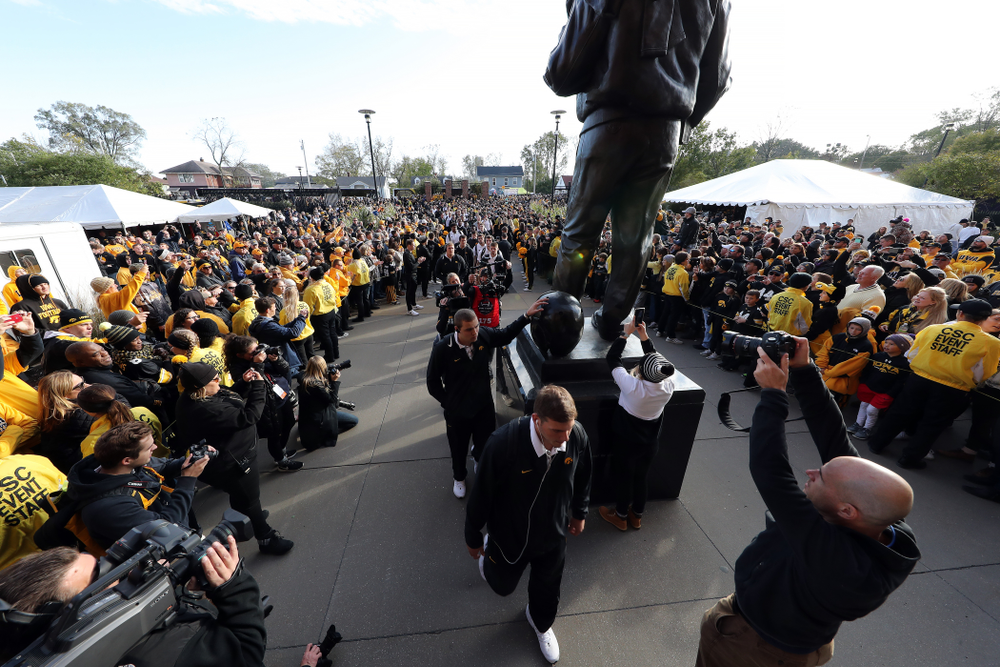 Iowa Hawkeyes quarterback Nate Stanley (4) against the Penn State Nittany Lions Saturday, October 12, 2019 at Kinnick Stadium. (Brian Ray/hawkeyesports.com)