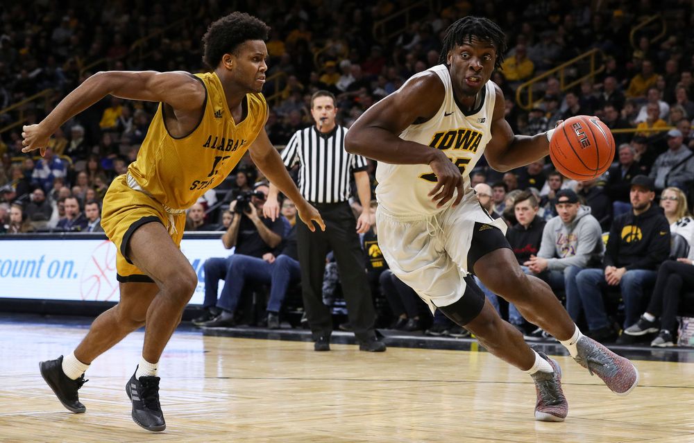 Iowa Hawkeyes forward Tyler Cook (25) drives to the basket during a game against Alabama State at Carver-Hawkeye Arena on November 21, 2018. (Tork Mason/hawkeyesports.com)