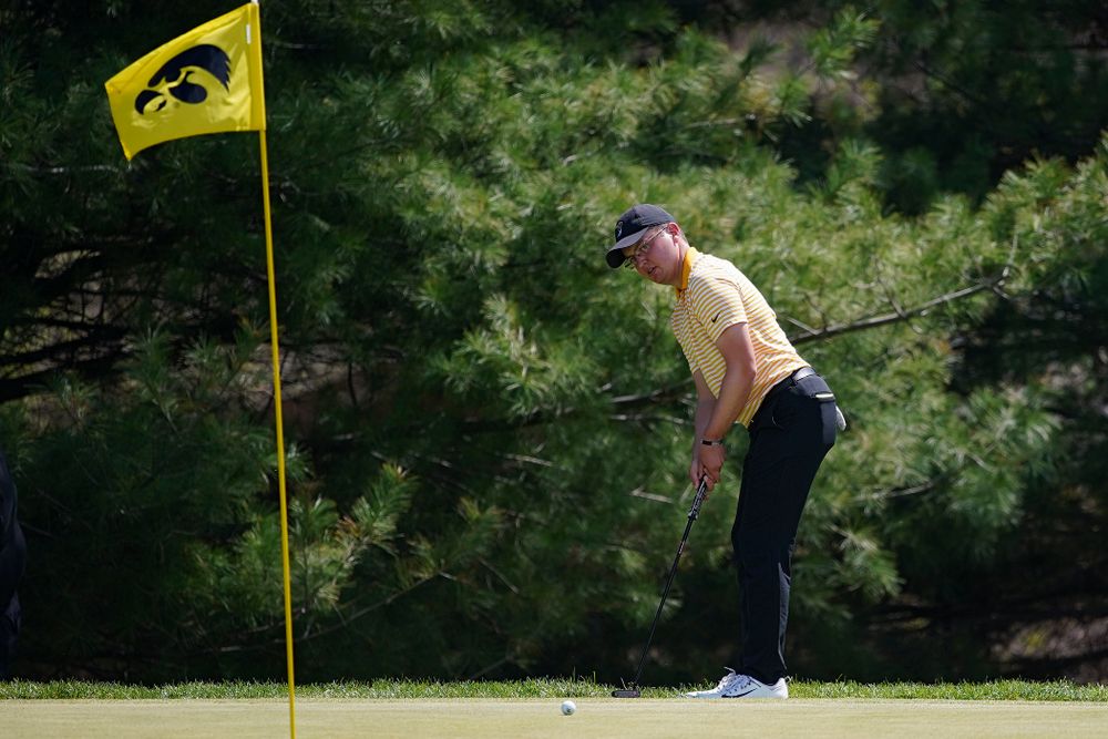 Iowa's Matthew Walker putts during the third round of the Hawkeye Invitational at Finkbine Golf Course in Iowa City on Sunday, Apr. 21, 2019. (Stephen Mally/hawkeyesports.com)