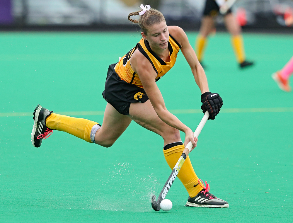 Iowa’s Esme Gibson (15) moves with the ball during the second quarter of their game against UC Davis at Grant Field in Iowa City on Sunday, Oct 6, 2019. (Stephen Mally/hawkeyesports.com)