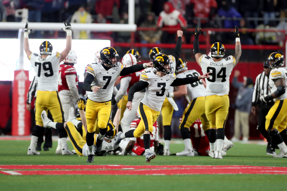 Iowa Hawkeyes place kicker Keith Duncan (3) kicks the game winning field goal against the Nebraska Cornhuskers Friday, November 29, 2019 at Memorial Stadium in Lincoln, Neb. (Brian Ray/hawkeyesports.com)
