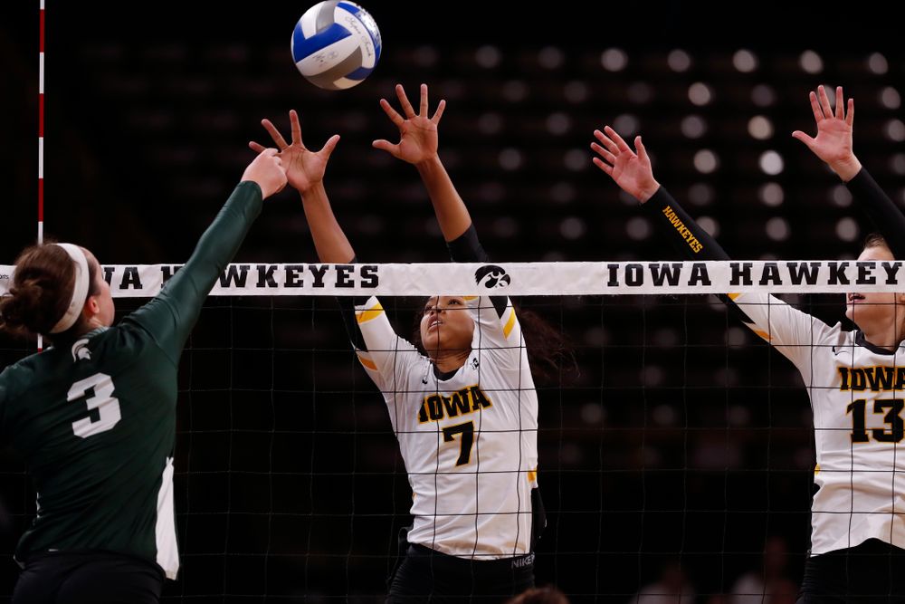 Iowa Hawkeyes setter Gabrielle Orr (7) against the Michigan State Spartans Friday, September 21, 2018 at Carver-Hawkeye Arena. (Brian Ray/hawkeyesports.com)