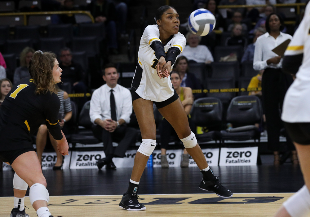 Iowa Hawkeyes outside hitter Taylor Louis (16) bumps the ball during a match against Penn State at Carver-Hawkeye Arena on November 3, 2018. (Tork Mason/hawkeyesports.com)