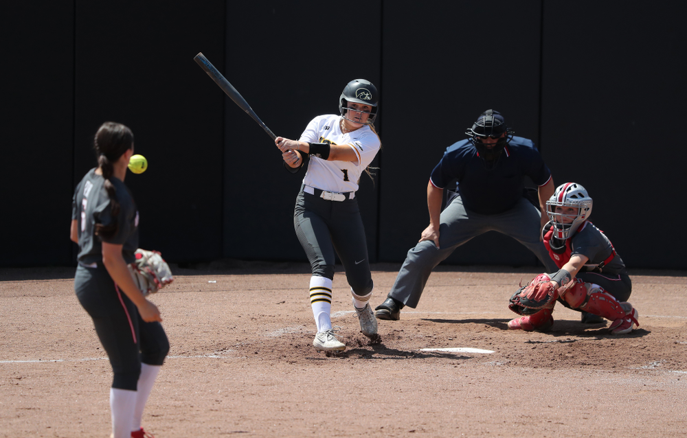 Iowa Hawkeyes Cameron Cecil (1) singles against the Ohio State Buckeyes on senior day Sunday, May 5, 2019 at Pearl Field. (Brian Ray/hawkeyesports.com)
