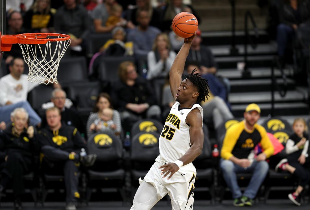 Iowa Hawkeyes forward Tyler Cook (25) against UW Green Bay Sunday, November 11, 2018 at Carver-Hawkeye Arena. (Brian Ray/hawkeyesports.com)