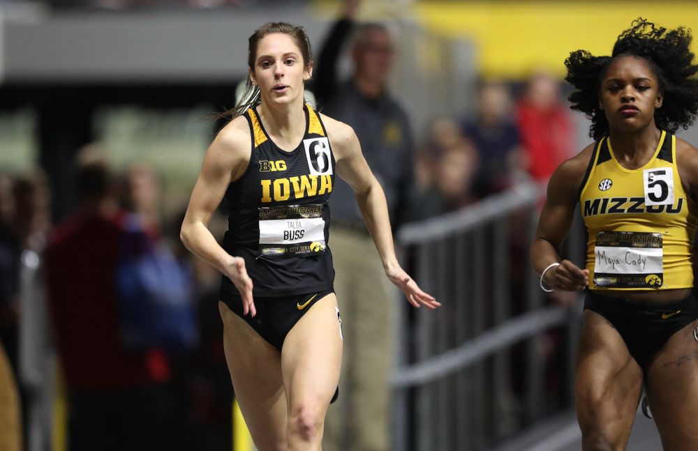 Iowa's Talia Buss runs the 200 meter premier during the 2019 Larry Wieczorek Invitational Friday, January 18, 2019 at the Hawkeye Tennis and Recreation Center. (Brian Ray/hawkeyesports.com)