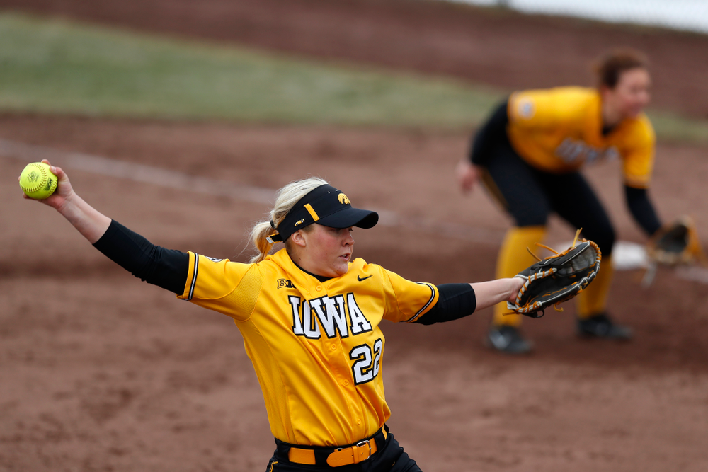Iowa Hawkeyes starting pitcher/relief pitcher Kenzie Ihle (22) against UW Green Bay Tuesday, March 27, 2018 at Bob Pearl Field. (Brian Ray/hawkeyesports.com)