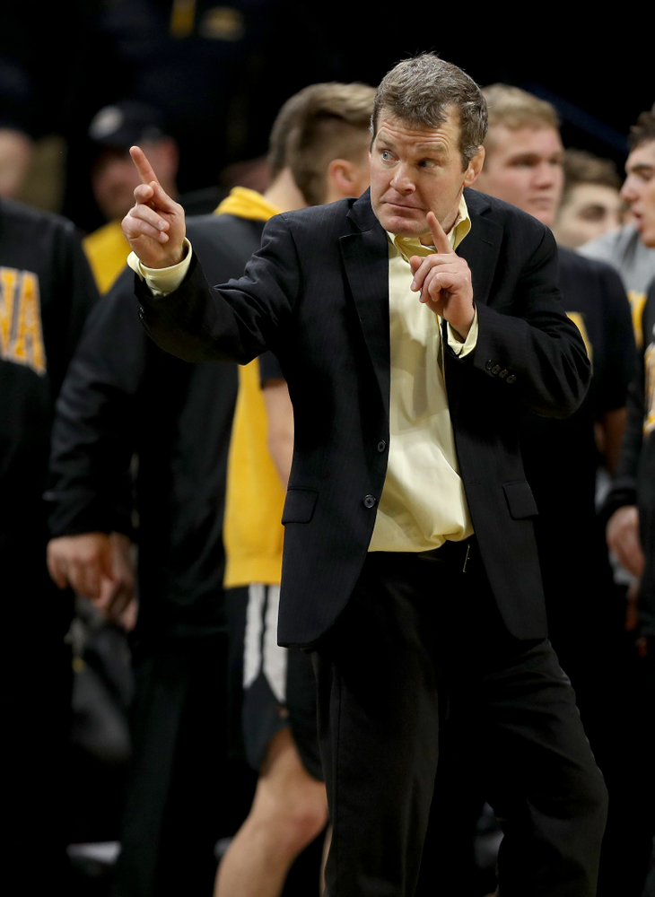 Head Coach Tom Brands works the edge of the mat as Iowa’s Pat Lugo wrestles Ohio State’s Sammy Sasso at 149 pounds Friday, January 24, 2020 at Carver-Hawkeye Arena. Sasso won the match with a 2-1 in overtime. (Brian Ray/hawkeyesports.com)
