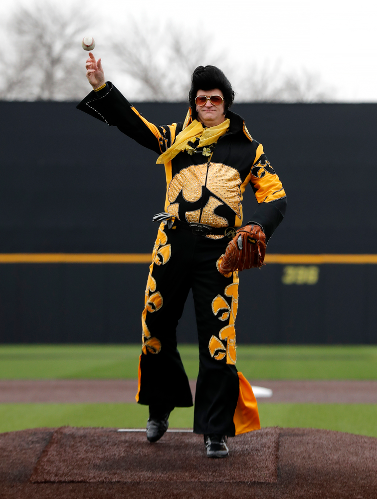 Hawkeye Elvis against the Bradley Braves Wednesday, March 28, 2018 at Duane Banks Field. (Brian Ray/hawkeyesports.com)
