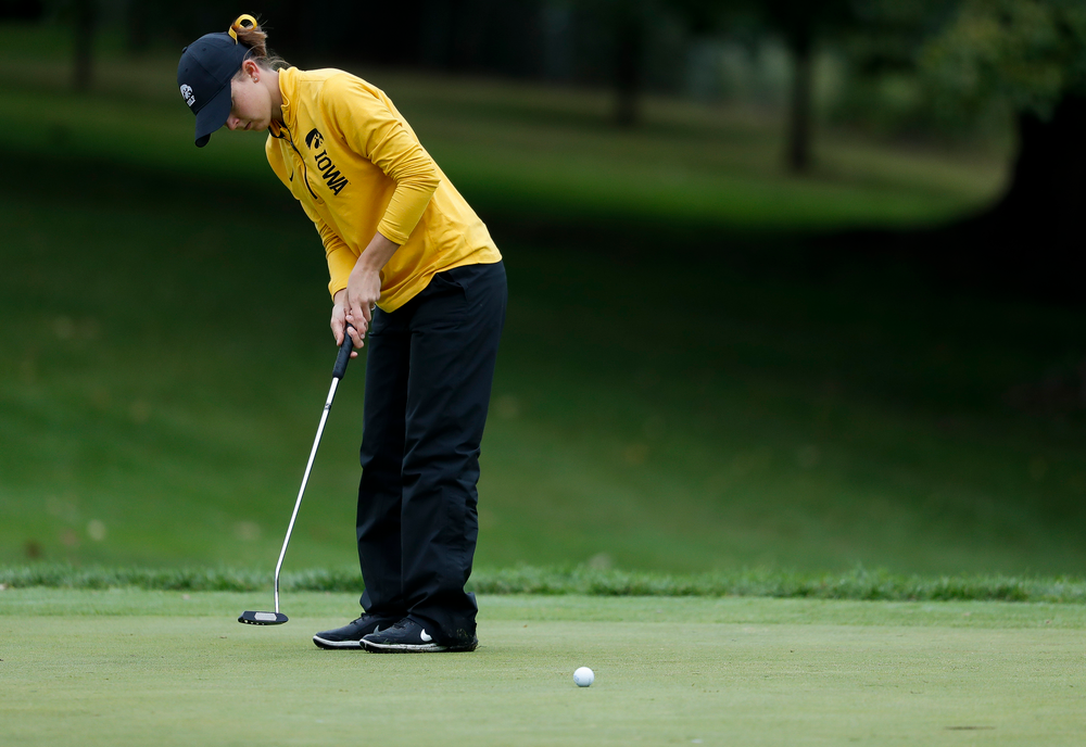 Iowa's Brett Permann putts during the Diane Thomason Invitational at Finkbine Golf Course on September 29, 2018. (Tork Mason/hawkeyesports.com)