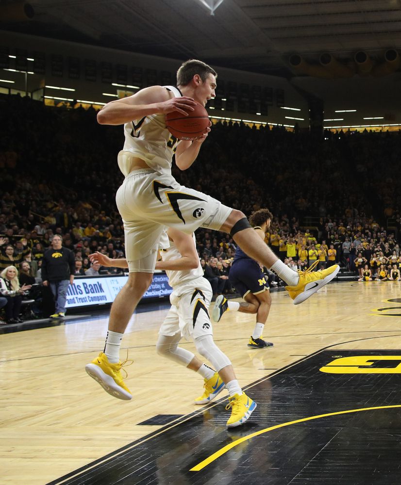 Iowa Hawkeyes forward Nicholas Baer (51) against the Michigan Wolverines Friday, February 1, 2019 at Carver-Hawkeye Arena. (Brian Ray/hawkeyesports.com)