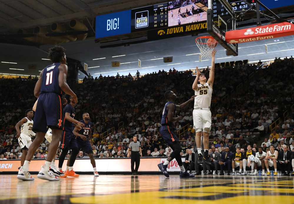 Iowa Hawkeyes forward Luka Garza (55) against the Illinois Fighting Illini Sunday, January 20, 2019 at Carver-Hawkeye Arena. (Brian Ray/hawkeyesports.com)