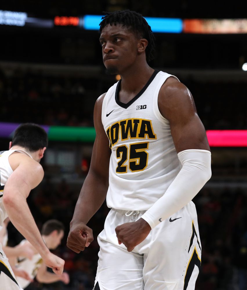 Iowa Hawkeyes forward Tyler Cook (25) against the Illinois Fighting Illini in the 2019 Big Ten Men's Basketball Tournament Thursday, March 14, 2019 at the United Center in Chicago. (Brian Ray/hawkeyesports.com)