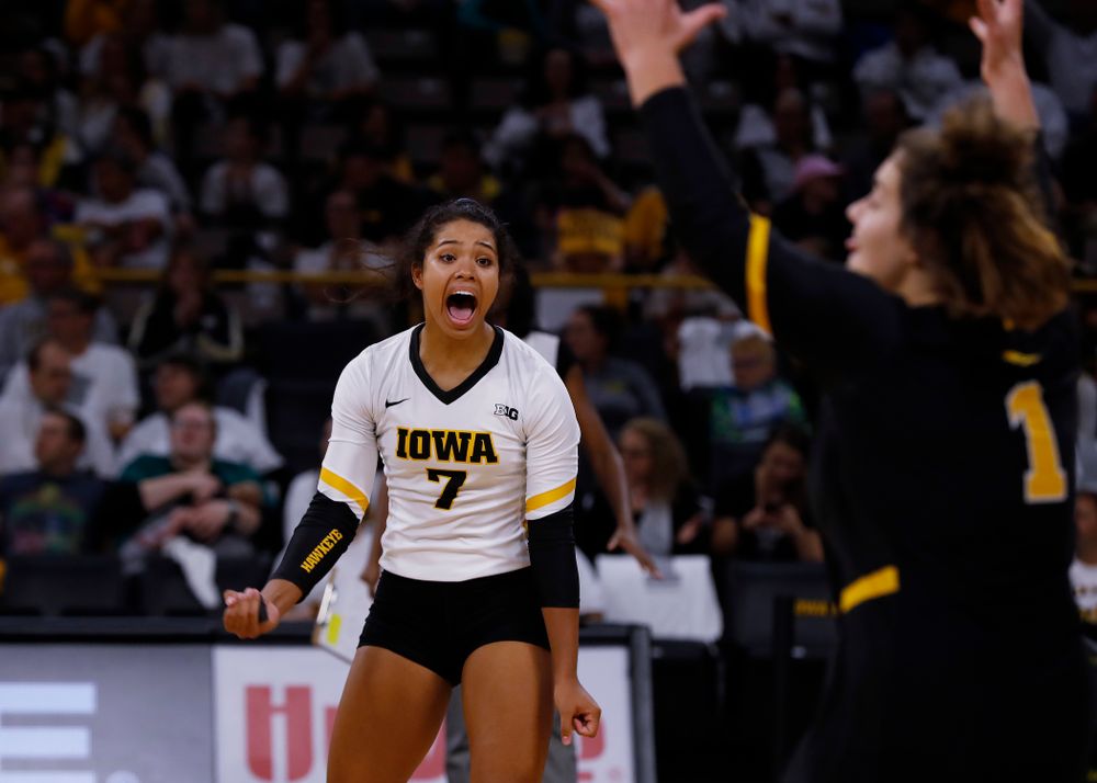 Iowa Hawkeyes setter Gabrielle Orr (7) against the Michigan State Spartans Friday, September 21, 2018 at Carver-Hawkeye Arena. (Brian Ray/hawkeyesports.com)