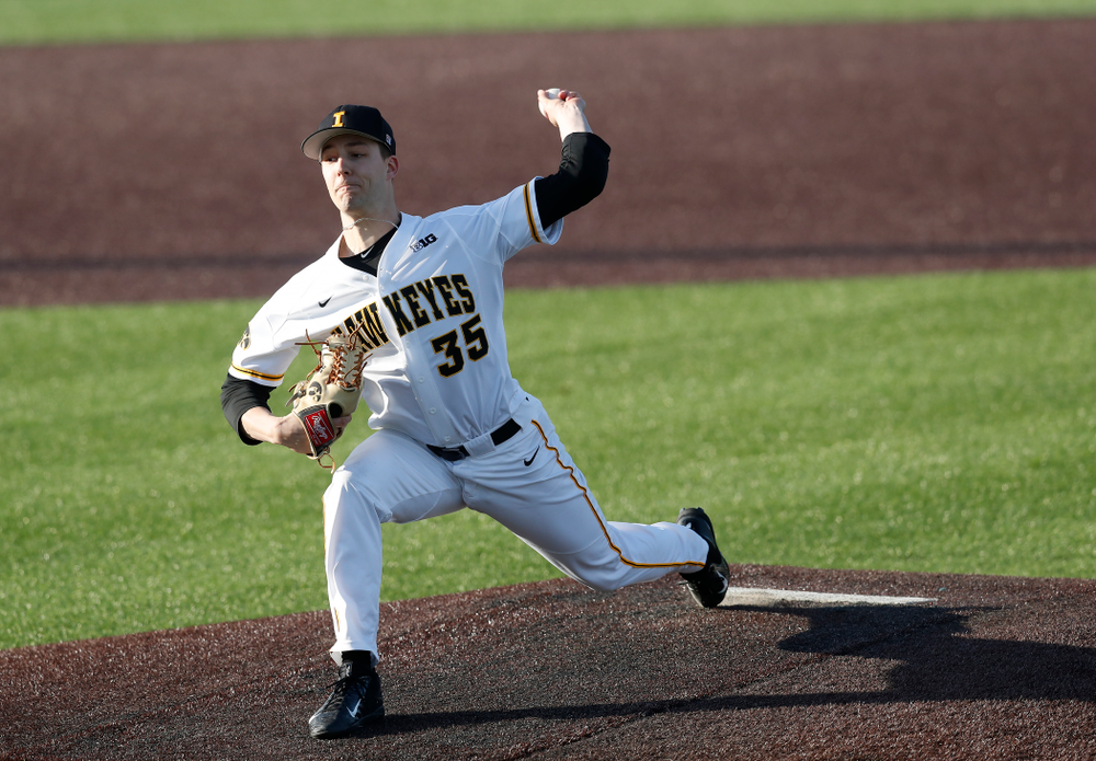 Iowa Hawkeyes pitcher Cam Baumann (35) against Northern Illinois Tuesday, April 17, 2018 at Duane Banks Field. (Brian Ray/hawkeyesports.com)
