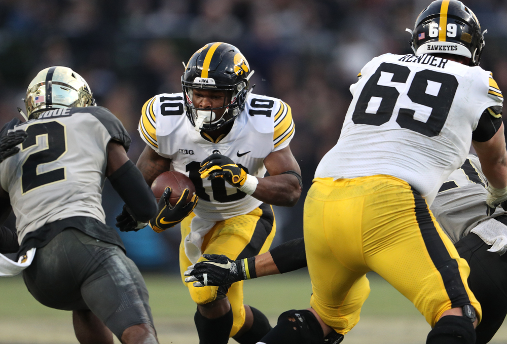 Iowa Hawkeyes running back Mekhi Sargent (10) against the Purdue Boilermakers Saturday, November 3, 2018 Ross Ade Stadium in West Lafayette, Ind. (Brian Ray/hawkeyesports.com)