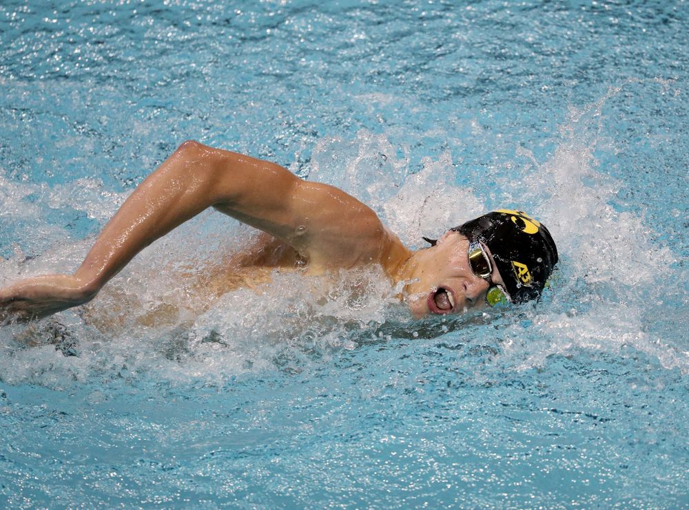 IowaÕs Andrew Fierke competes in the 1000-yard freestyle against Notre Dame and Illinois Saturday, January 11, 2020 at the Campus Recreation and Wellness Center. (Brian Ray/hawkeyesports.com)