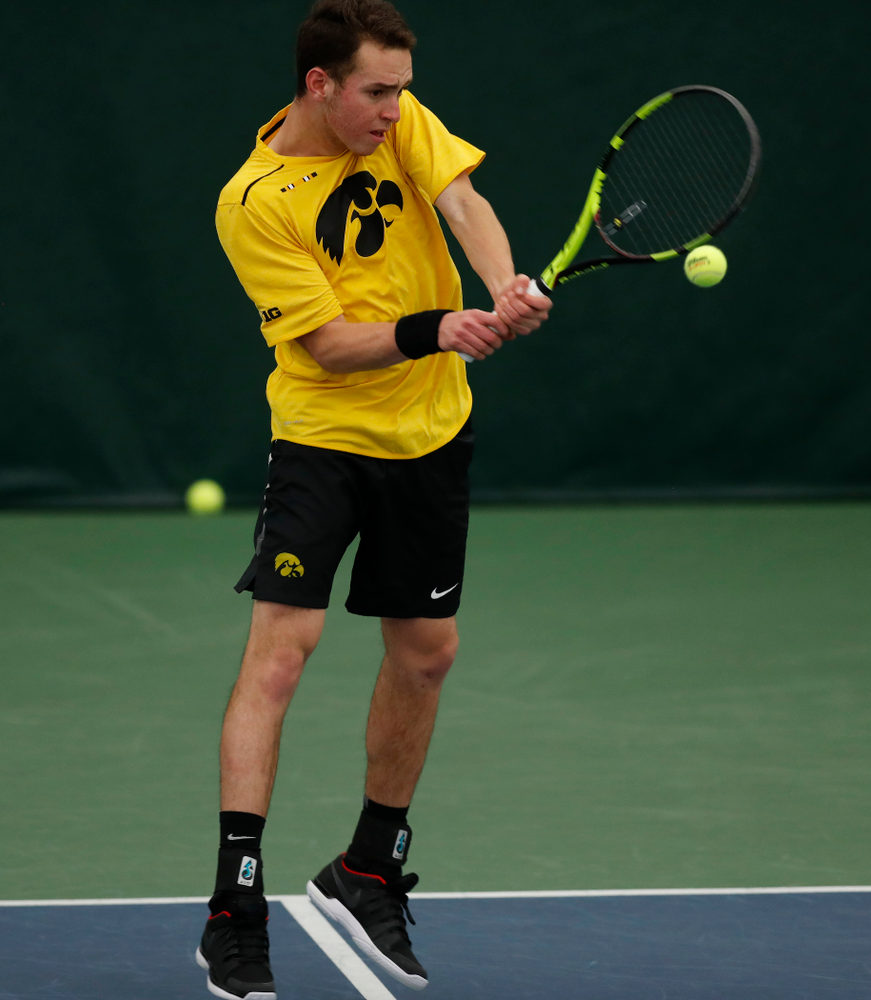 Kareem Allaf against the Illinois Fighting Illini Saturday, March 31, 2018 at Hawkeye Tennis and Recreation Center. (Brian Ray/hawkeyesports.com)