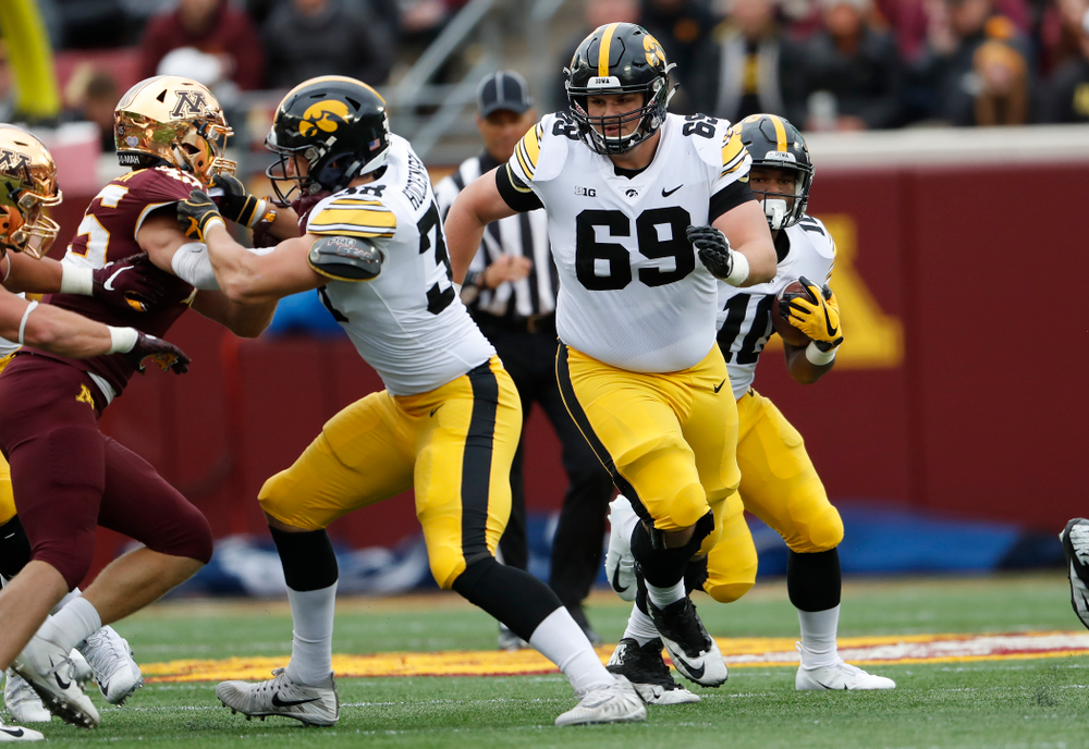 Iowa Hawkeyes offensive lineman Keegan Render (69) against the Minnesota Golden Gophers Saturday, October 6, 2018 at TCF Bank Stadium. (Brian Ray/hawkeyesports.com)