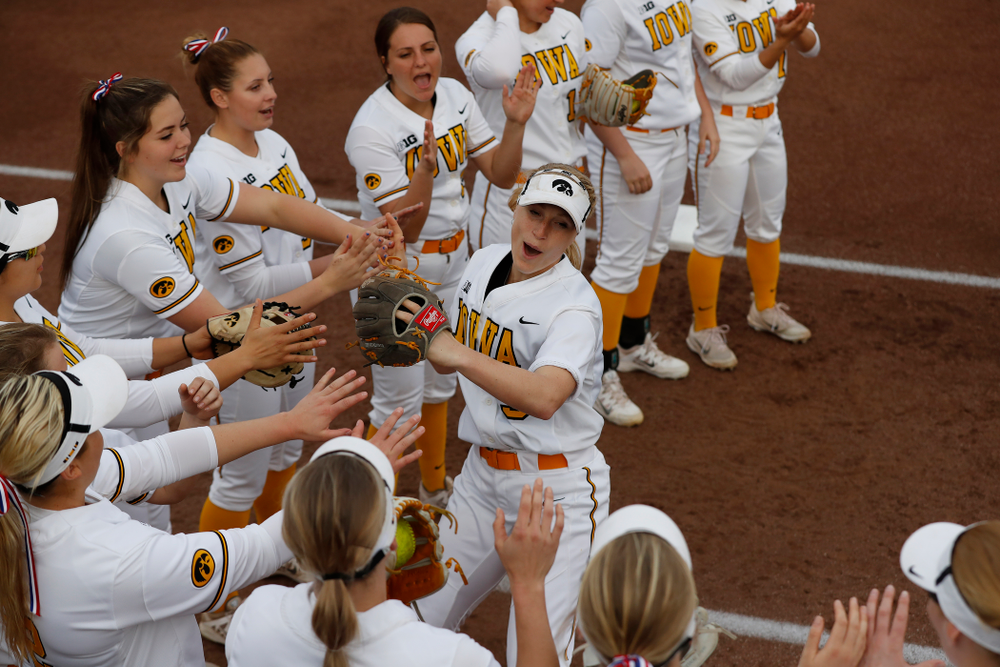 Iowa Hawkeyes infielder Sarah Kurtz (9) against the Minnesota Golden Gophers Thursday, April 12, 2018 at Bob Pearl Field. (Brian Ray/hawkeyesports.com)