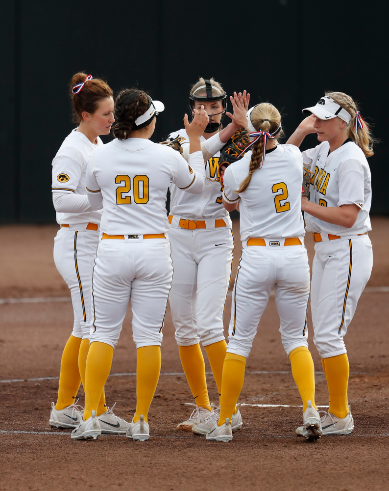 The Iowa Hawkeyes against the Minnesota Golden Gophers Thursday, April 12, 2018 at Bob Pearl Field. (Brian Ray/hawkeyesports.com)