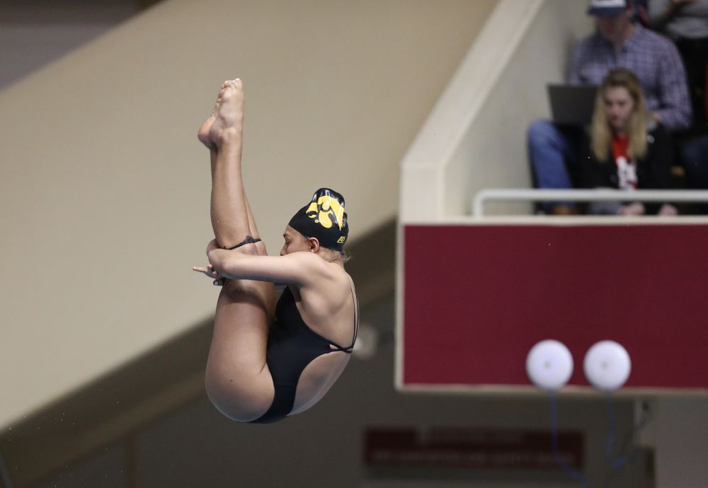 Iowa's Jolynn Harris competes on the 1-meter springboard during the 2019 Women's Big Ten Swimming and Diving meet Thursday, February 21, 2019 in Bloomington, Indiana. (Brian Ray/hawkeyesports.com)