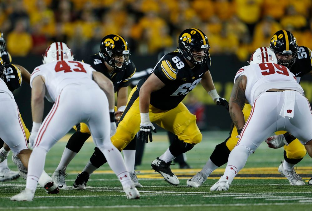 Iowa Hawkeyes offensive lineman Keegan Render (69) against the Wisconsin Badgers Saturday, September 22, 2018 at Kinnick Stadium. (Brian Ray/hawkeyesports.com)
