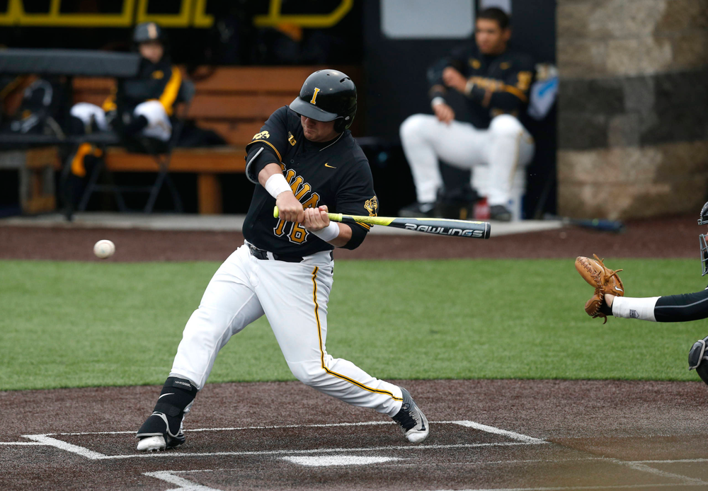 The Iowa Hawkeyes Defeat Kansas State 2 1 In Game Two Of A Three