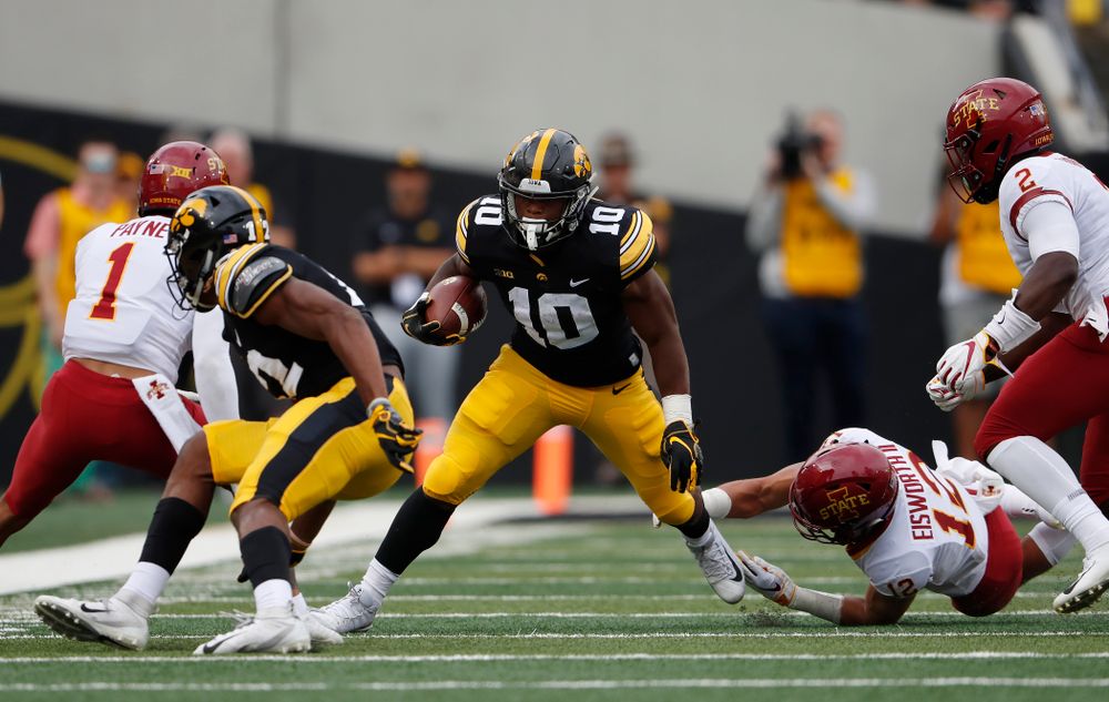 Iowa Hawkeyes running back Mekhi Sargent (10) against the Iowa State Cyclones Saturday, September 8, 2018 at Kinnick Stadium. (Brian Ray/hawkeyesports.com)