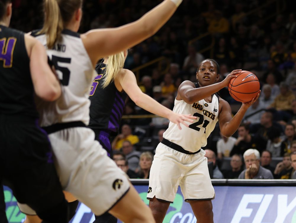 Iowa Hawkeyes guard Zion Sanders (24) against the Northern Iowa Panthers in the Hy-Vee Classic Sunday, December 16, 2018 at Carver-Hawkeye Arena. (Brian Ray/hawkeyesports.com)