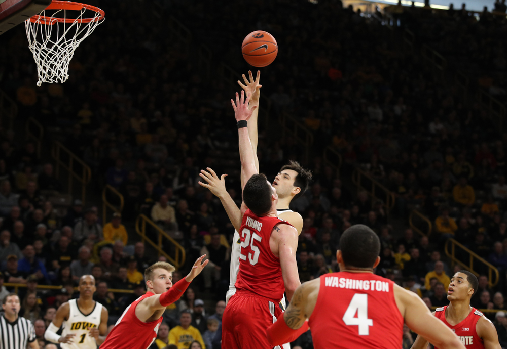 Iowa Hawkeyes forward Ryan Kriener (15) against the Ohio State Buckeyes Saturday, January 12, 2019 at Carver-Hawkeye Arena. (Brian Ray/hawkeyesports.com)
