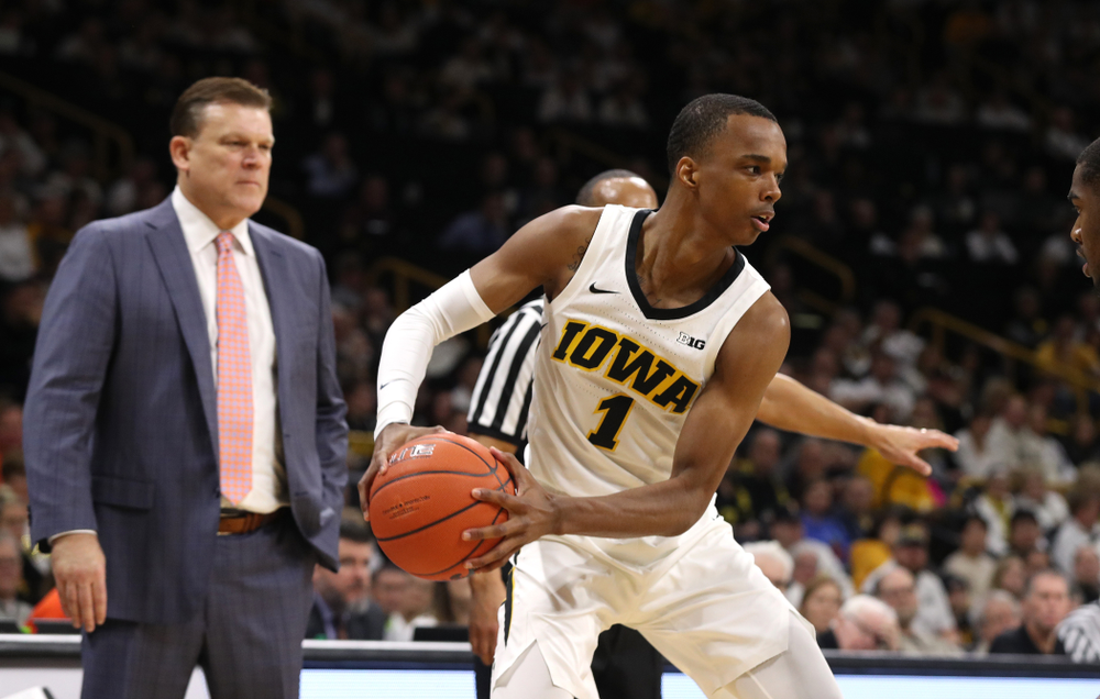 Iowa Hawkeyes guard Maishe Dailey (1) against the Illinois Fighting Illini Sunday, January 20, 2019 at Carver-Hawkeye Arena. (Brian Ray/hawkeyesports.com)