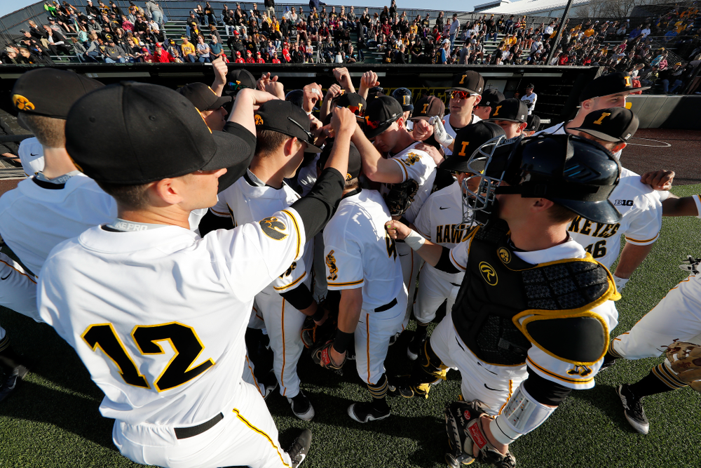 The Iowa Hawkeyes before their game against the Michigan Wolverines Friday, April 27, 2018 at Duane Banks Field in Iowa City. (Brian Ray/hawkeyesports.com)