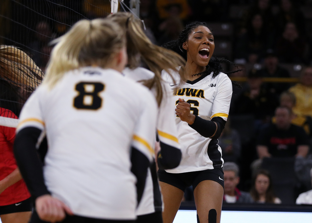 Iowa Hawkeyes outside hitter Taylor Louis (16) against the Ohio State Buckeyes Saturday, November 24, 2018 at Carver-Hawkeye Arena. (Brian Ray/hawkeyesports.com)