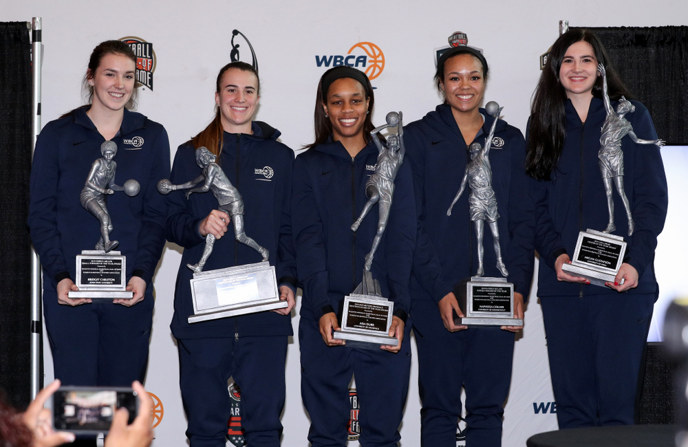 Lisa Leslie Award winner Iowa Hawkeyes forward Megan Gustafson (10) stands with the other members of the WBCA Naismith Starting 5 during a news conference Wednesday, April 4, 2018 at Amalie Arena in Tampa, FL. (Brian Ray/hawkeyesports.com)