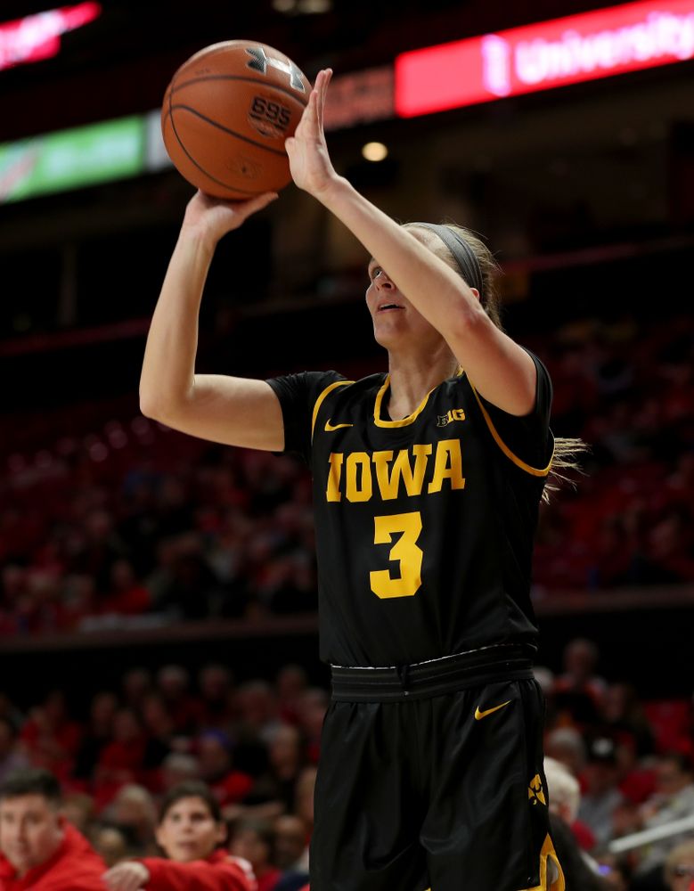 Iowa Hawkeyes guard Makenzie Meyer (3) against the Maryland Terrapins Thursday, February 13, 2020 at the Xfinity Center in College Park, MD. (Brian Ray/hawkeyesports.com)