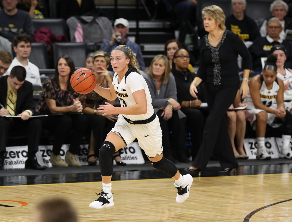 Iowa Hawkeyes guard Makenzie Meyer (3) against Dakota Wesleyan University Tuesday, November 6, 2018 at Carver-Hawkeye Arena. (Brian Ray/hawkeyesports.com)